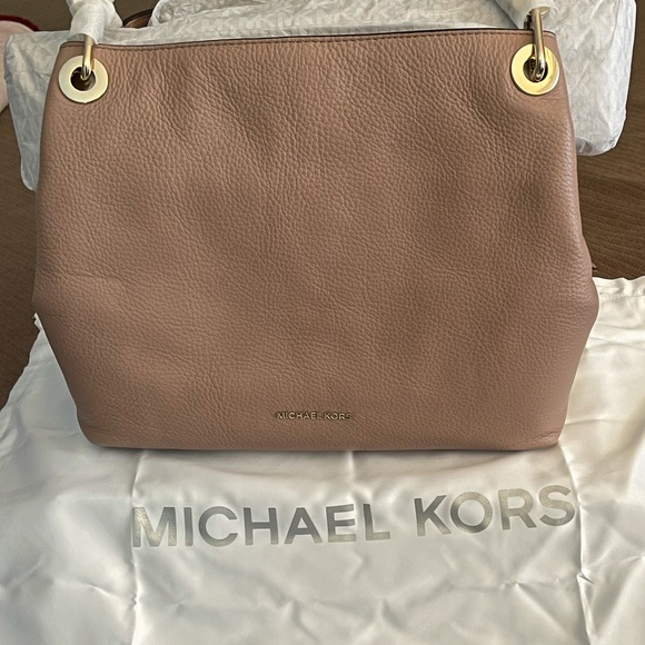 Michael Kors Handbags - Michael Kors Raven Large Shoulder Tote Fawn